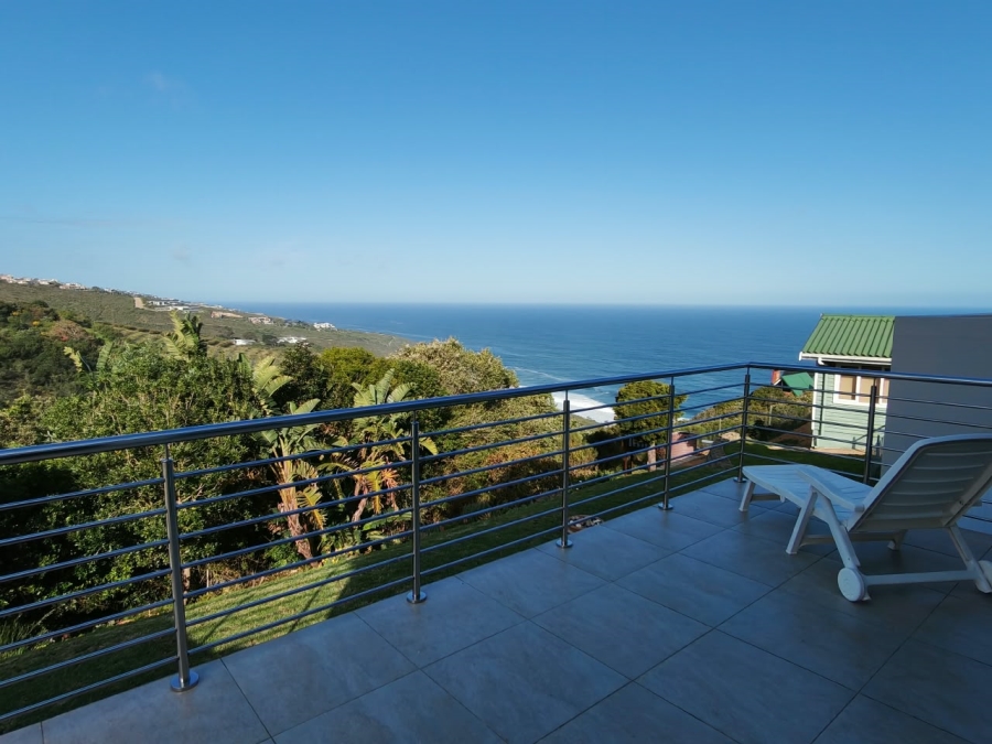 4 Bedroom Property for Sale in Herolds Bay Western Cape